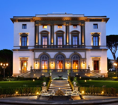 fron view of a luxury wedding hotel in florence