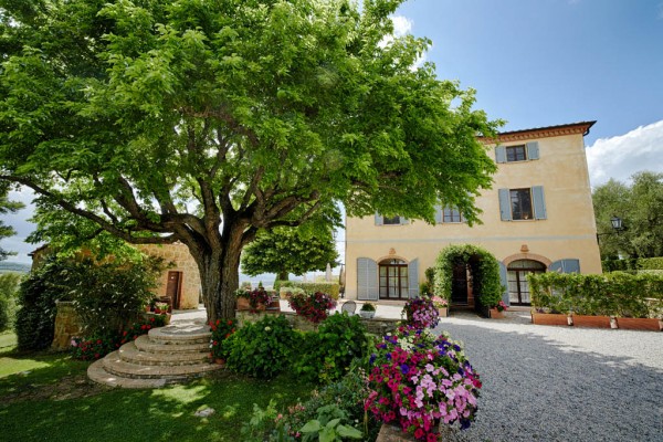 country villa in southern tuscany square