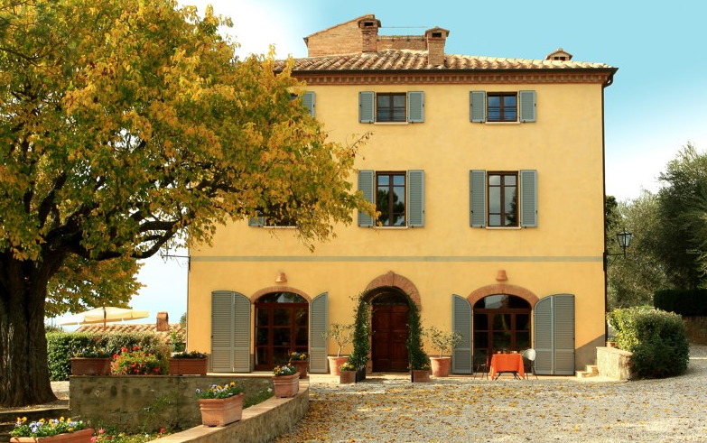 front view of a villa for wedding in tuscany