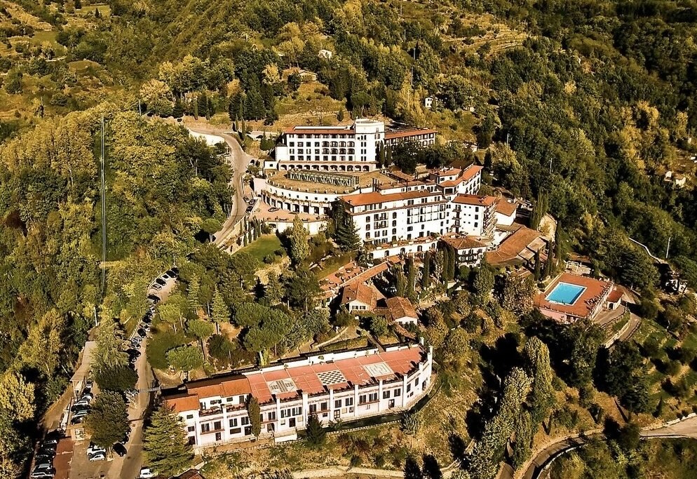 Aerial view of luxury wedding venue in Lucca