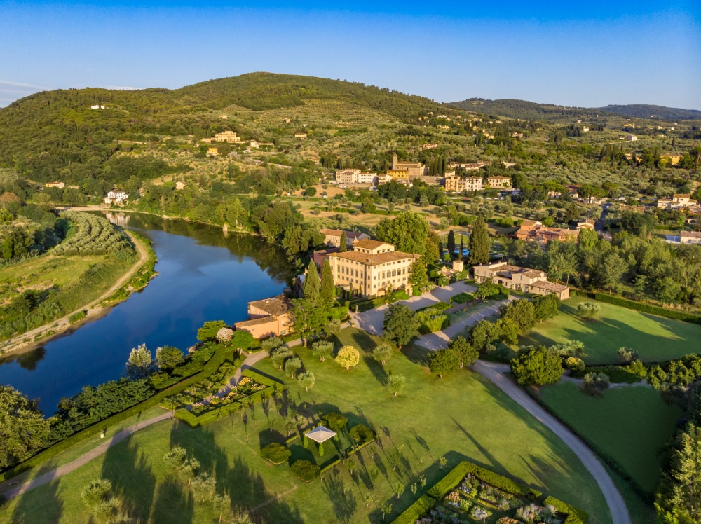 Aerial view of luxury wedding villa in Chianti
