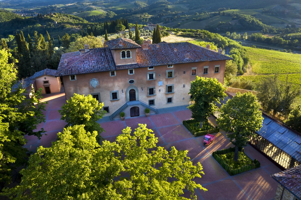 Aerial view villa with view in Chianti