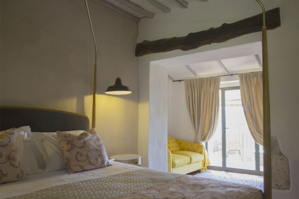 Bedroom at the castle for weddings in Siena