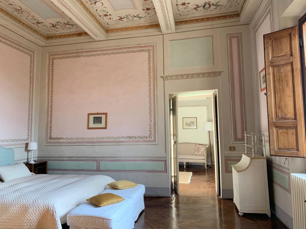 Bedroom wedding villa in Siena