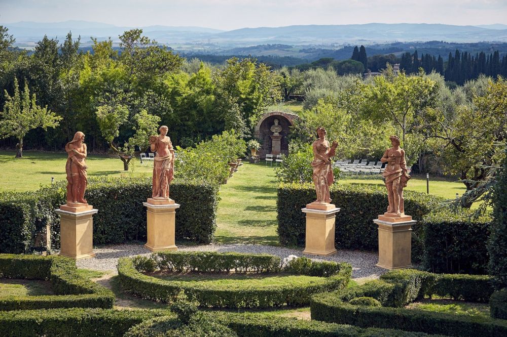 Ceremony area at the wedding villa in Siena