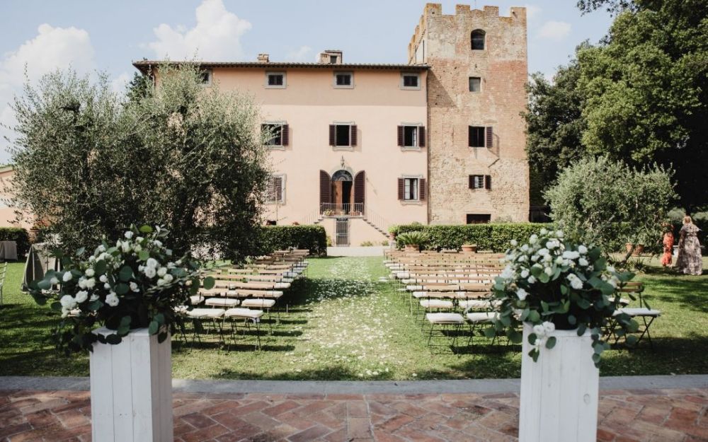 Ceremony at romantic villa in Tuscany