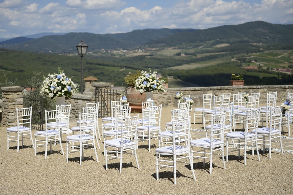 Ceremony with view at luxury wedding castle in Chianti
