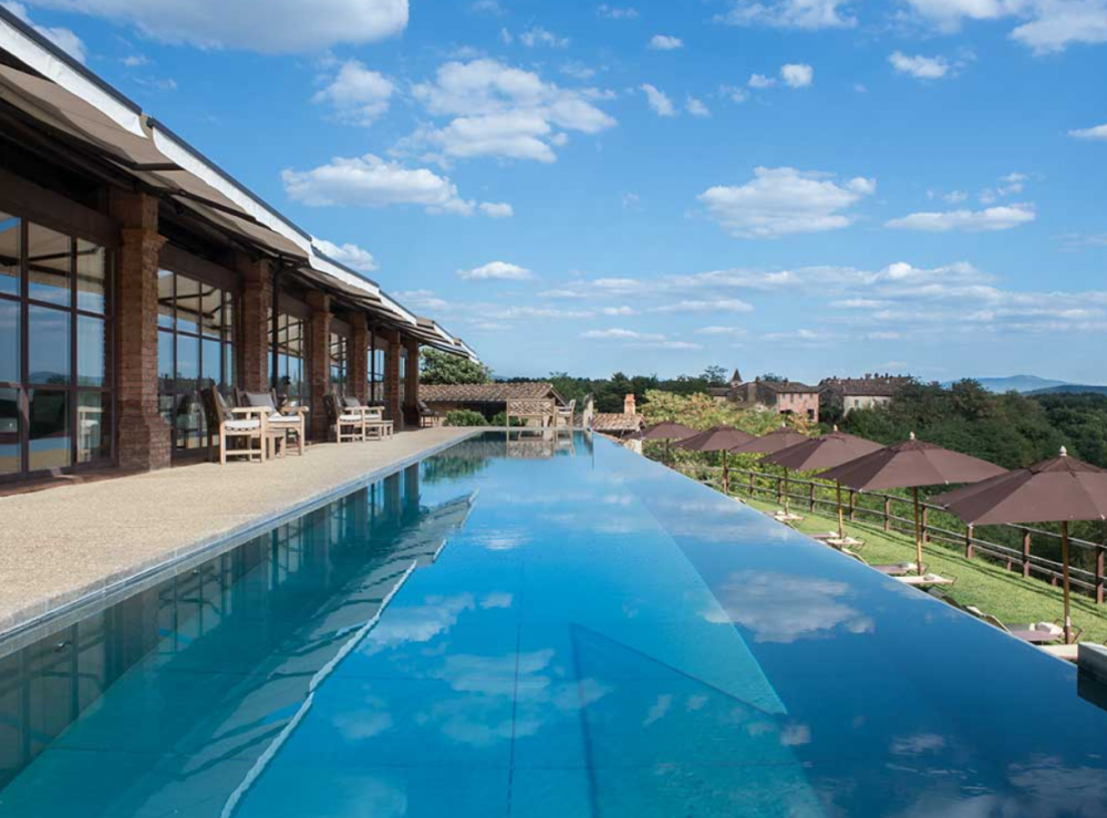 charming infinity pool in a wedding villa in tuscany