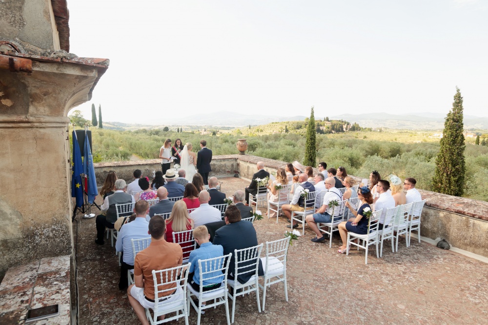 country chic real wedding ceremony in tuscany