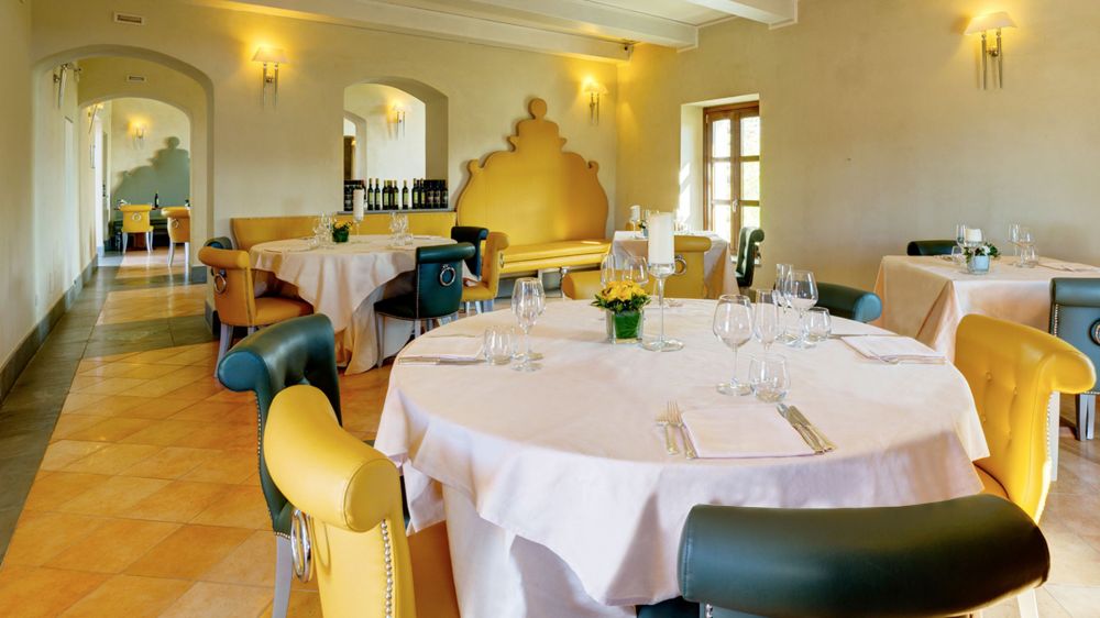 Dining room at luxury resort for marriage in Florence