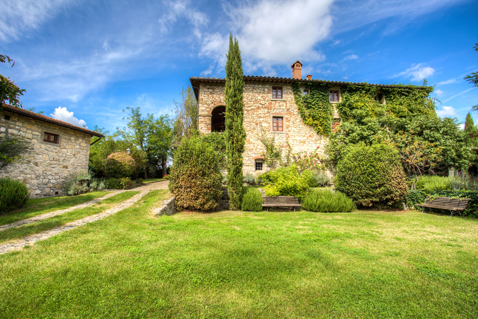 gardens for wedding ceremony and reception in a hamlet in tuscany