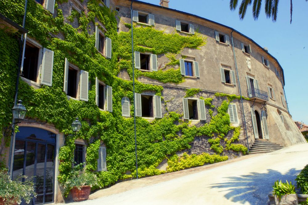 Facade of the destination wedding castle in Tuscany