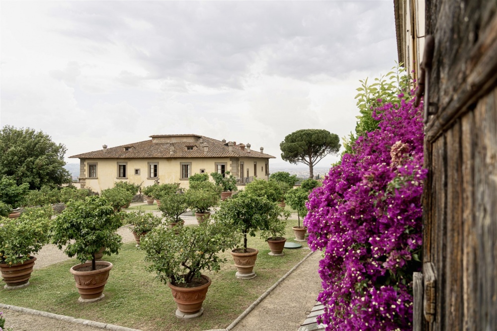 Facade of Tuscan wedding villa