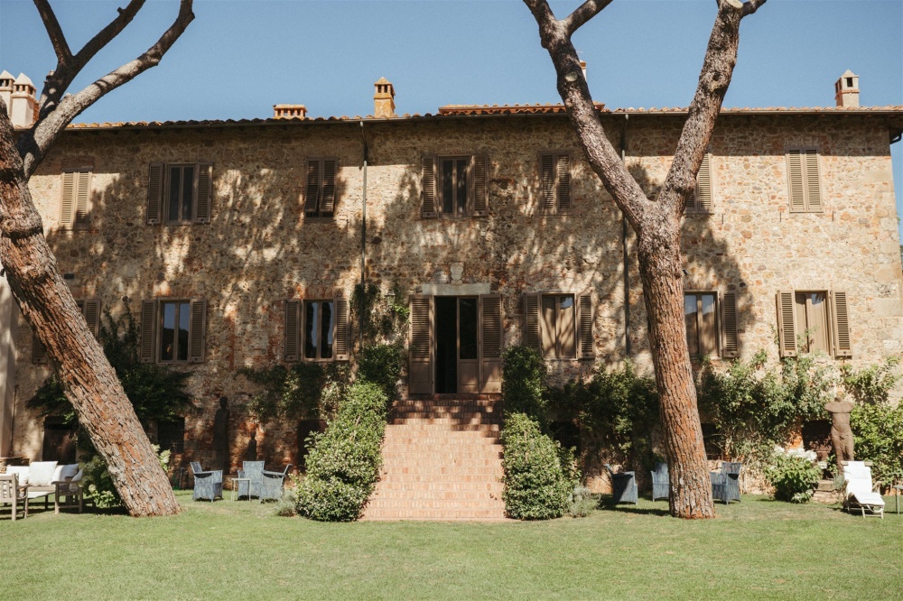 Facade of the villa at charming Wedding Farm Resort in Maremma