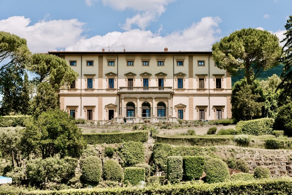 Facade of wedding villa in Florence