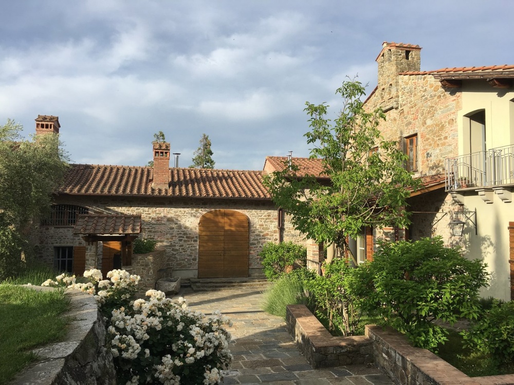 gardens for wedding in a farmhouse in arezzo