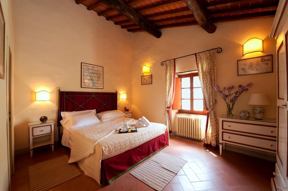 room in a farmhouse in tuscany