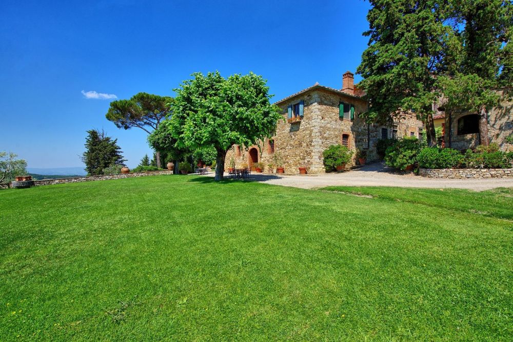Garden at romantic wedding farmhouse in Tuscany