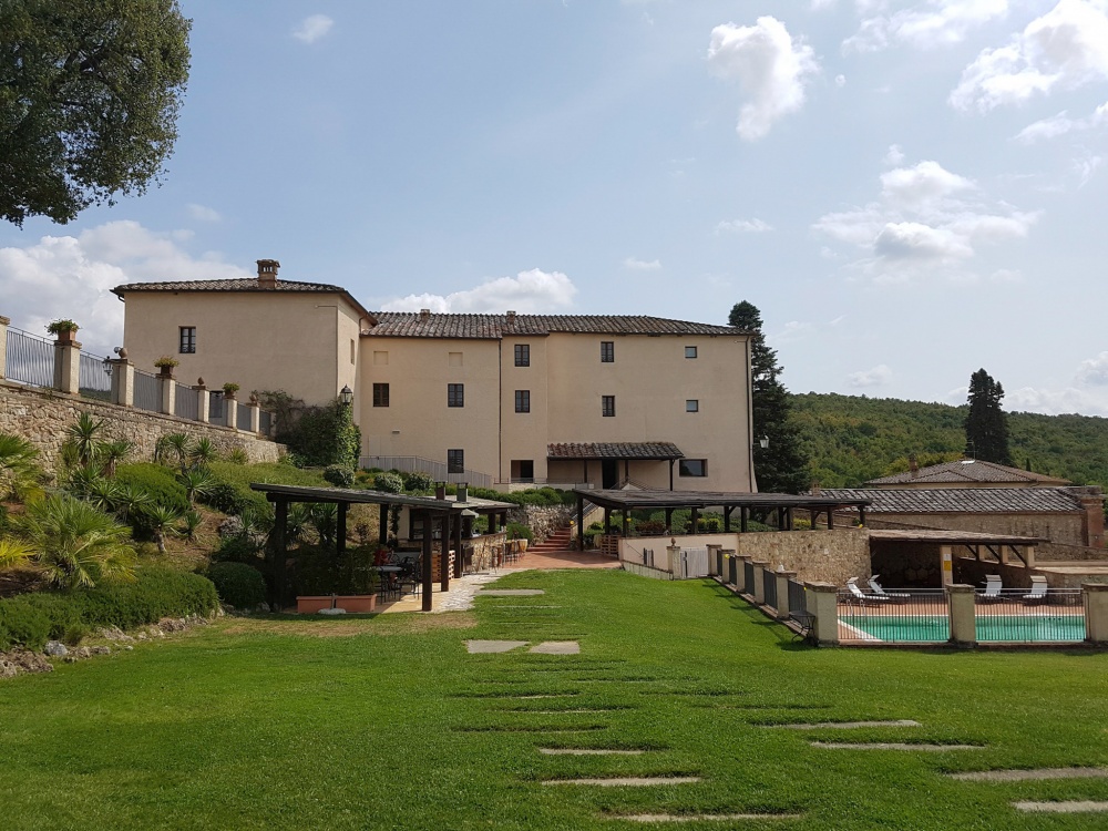 front view of a hamlet for wedding in tuscany