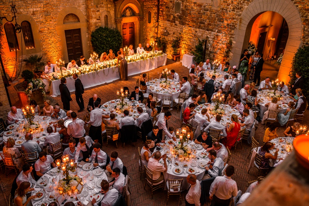 how to plan your wedding in a castle in tuscany