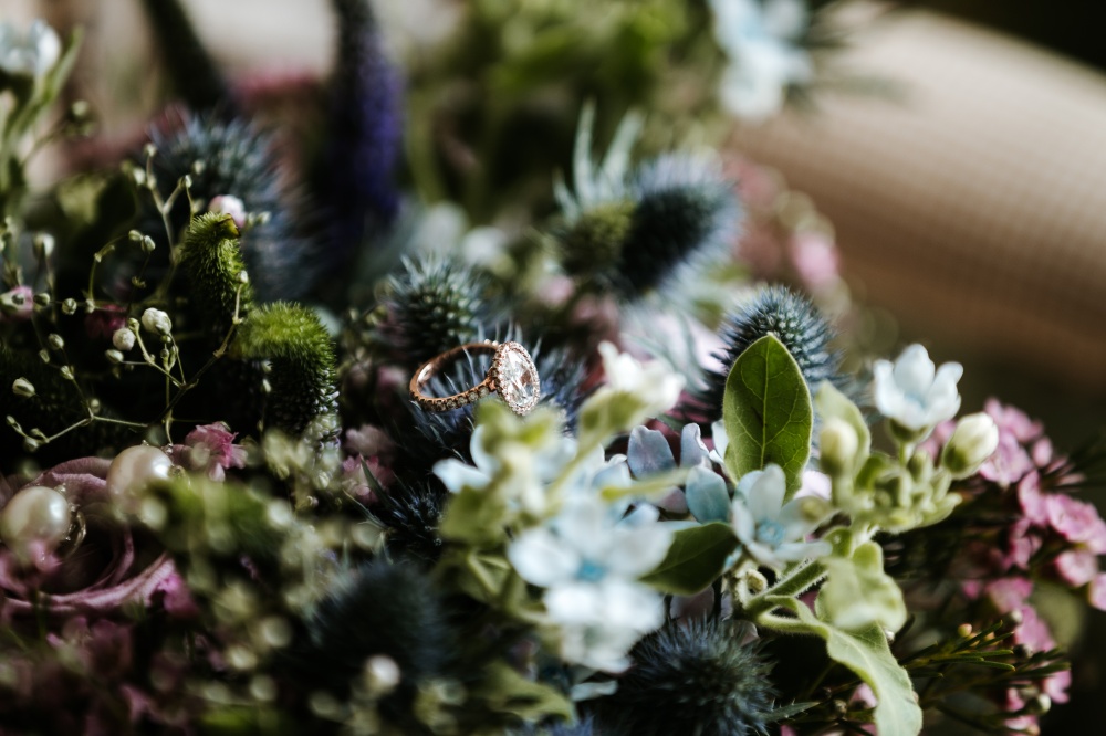 how to plan your wedding flowers in tuscany