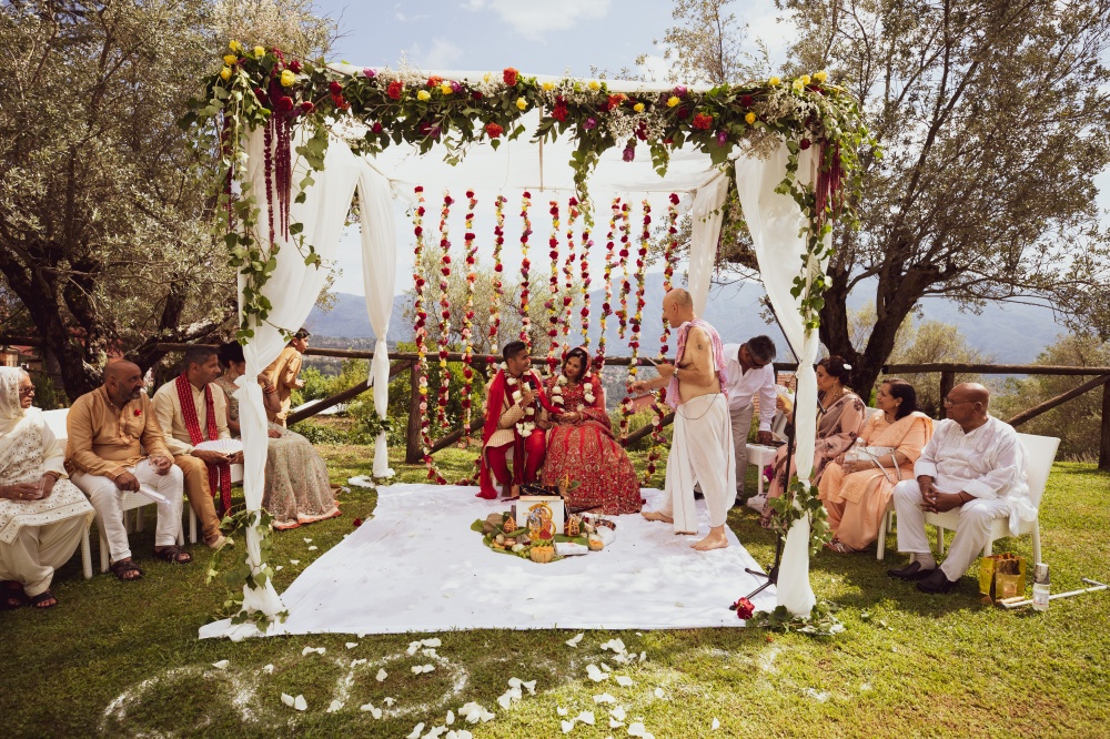 how to plan your indian wedding in tuscany