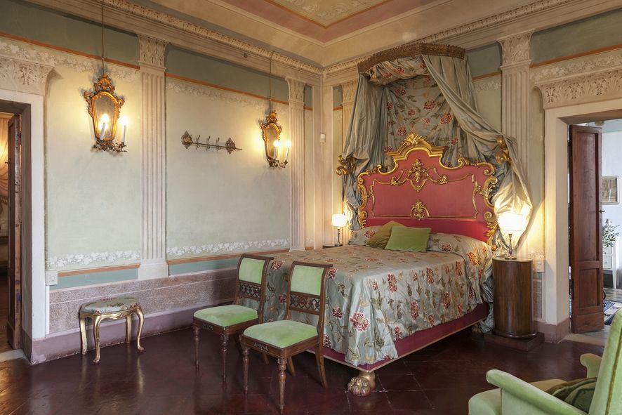 Imperial bedroom at wedding villa in Chianti