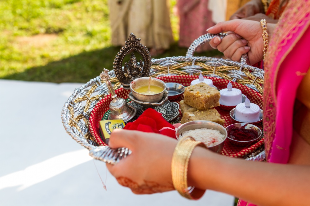 indian weddings details in tuscany