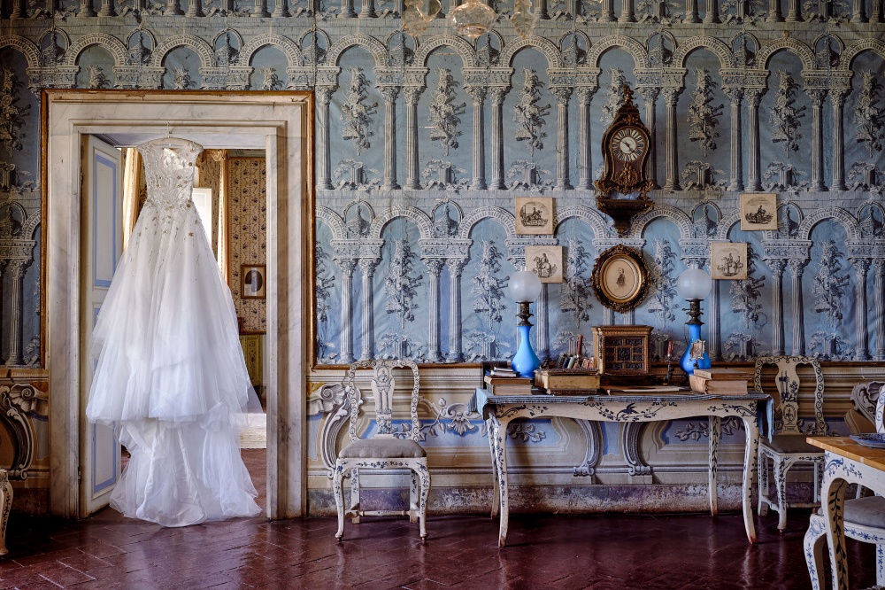 room for the bridal preparation in a elegant wedding villa in Siena