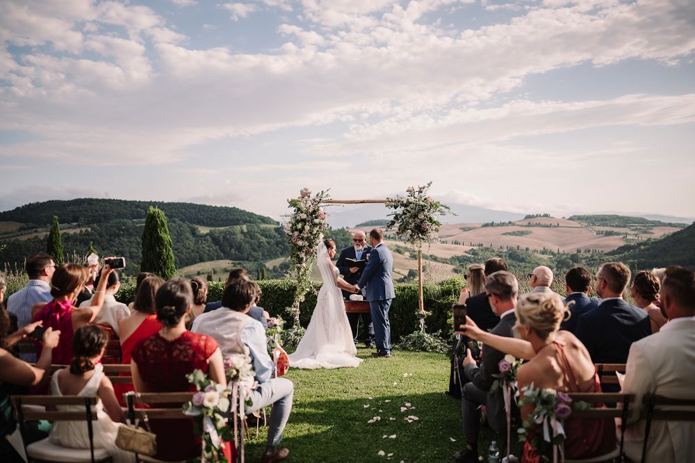 Intimate ceremony in Tuscany