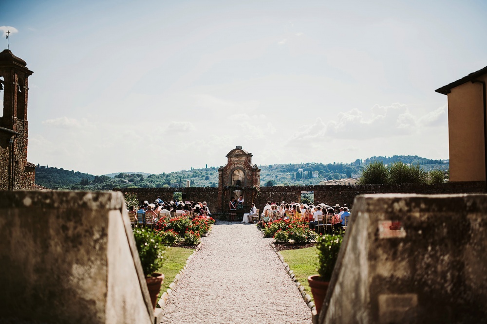 legal requirements to get married in a castle in italy