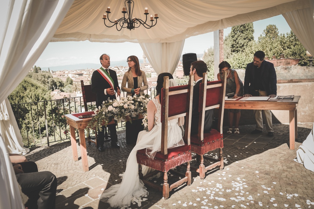 legal requirements to get married on a terrace italy