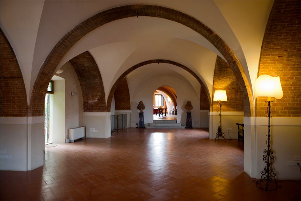 Living room of the destination wedding castle in Tuscany