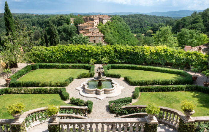 luxury italian garden in a hotel for weddings in tuscany