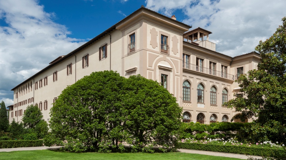 luxury wedding villa facade in florence