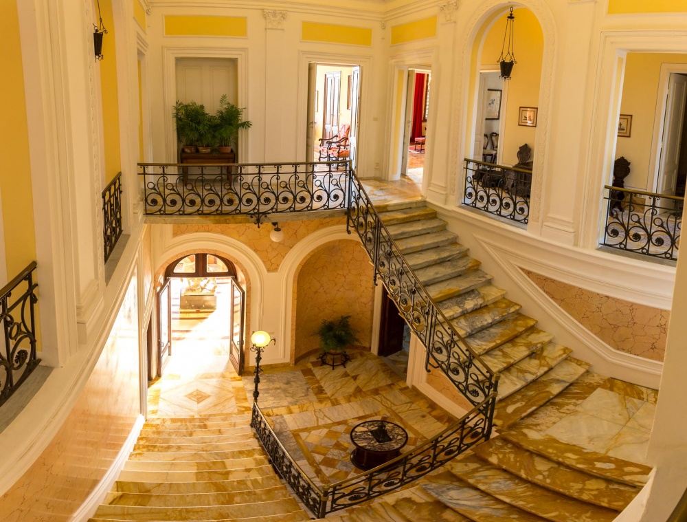 Marble stairs at wedding hamlet in Tuscany