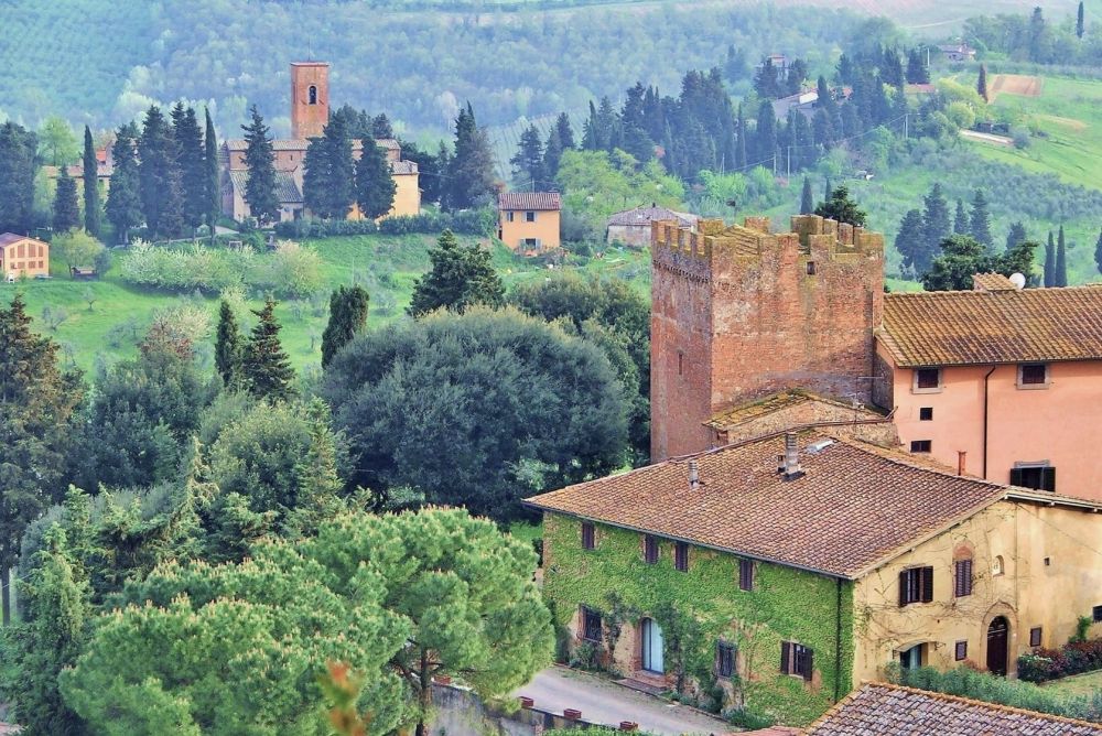 Panoramic view of romantic villa in Tuscany