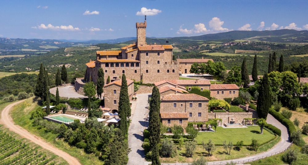 Panoramic view of wedding venue in Tuscany