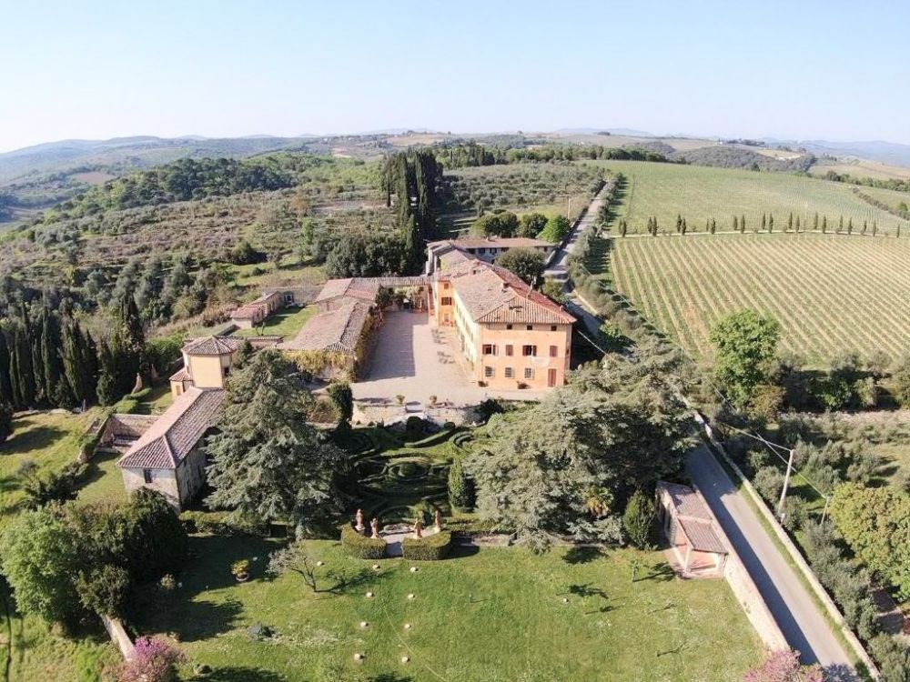 Panoramic view of the wedding vila in Siena