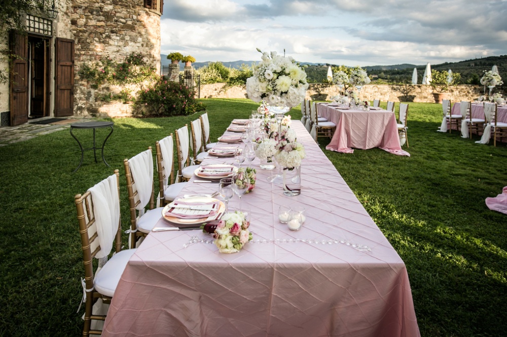 Pink table at luxury wedding castle in Chianti