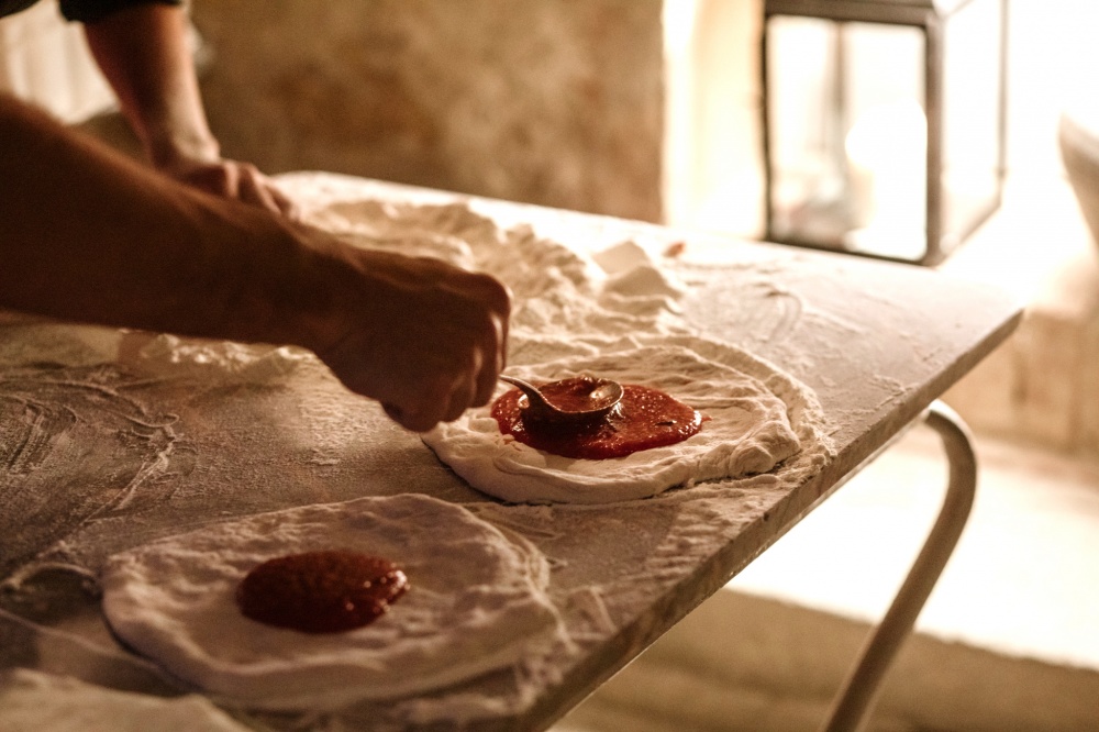 Pizza show cooking at wedding hamlet in Chianti region