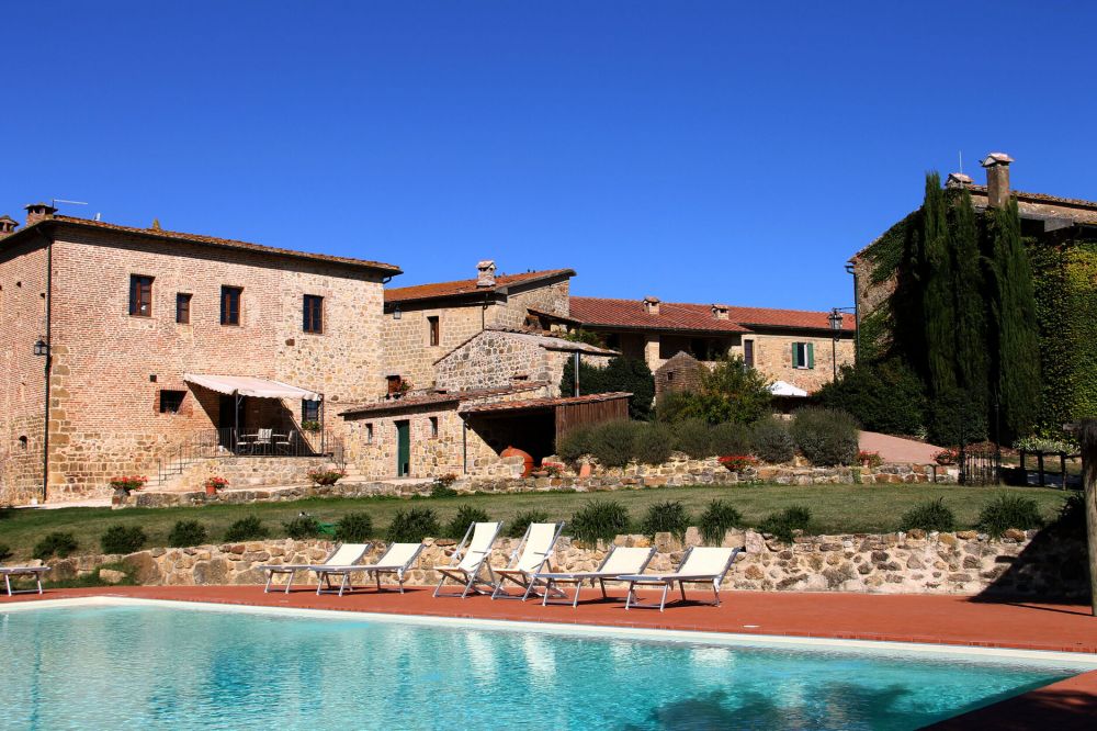 Pool at the tiny wedding hamlet in Tuscany