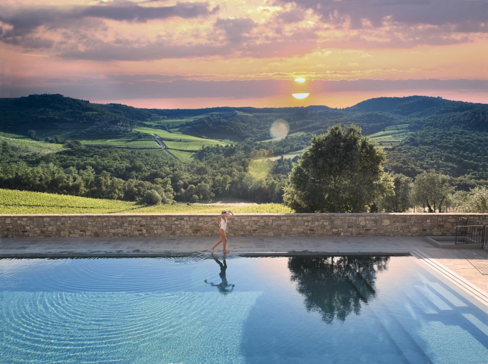 Pool view of wedding villa in Chianti