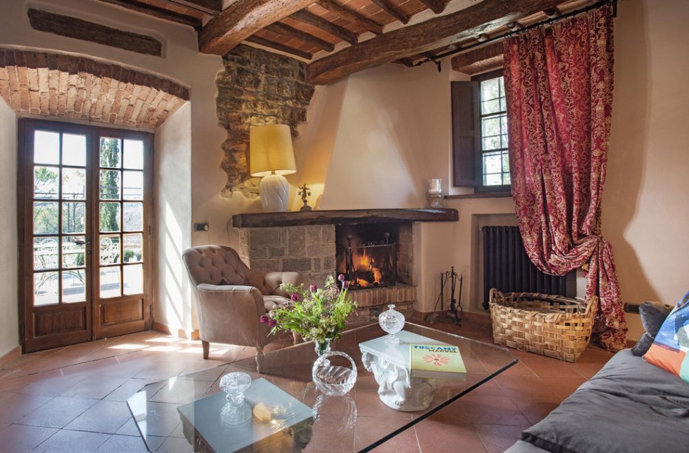 Relax area in the bedroom at the castle for weddings in Siena