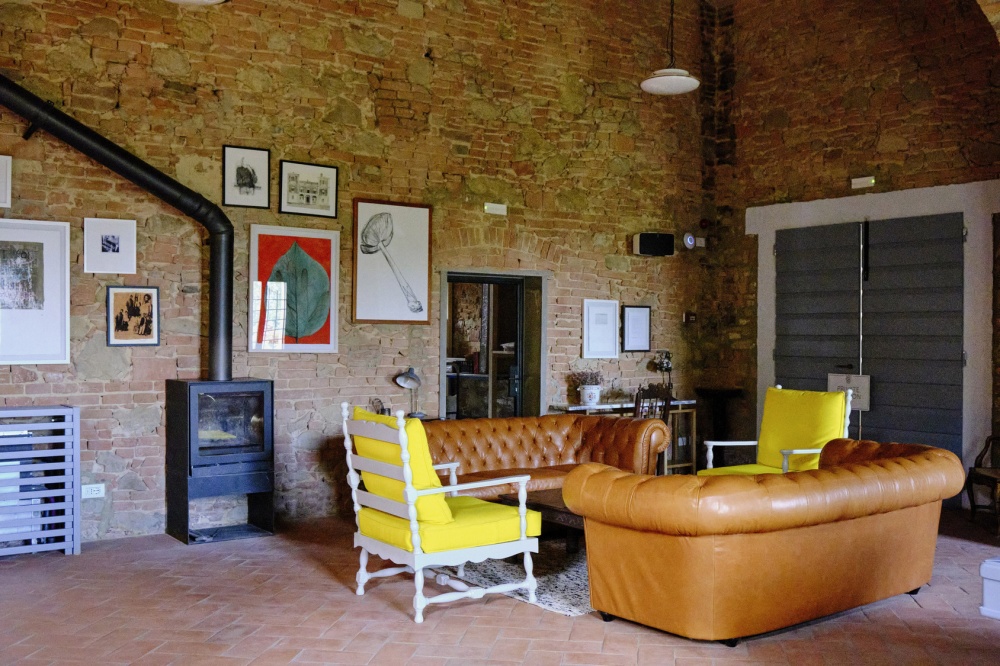Relax area at organic farmhouse for weddings in Tuscany