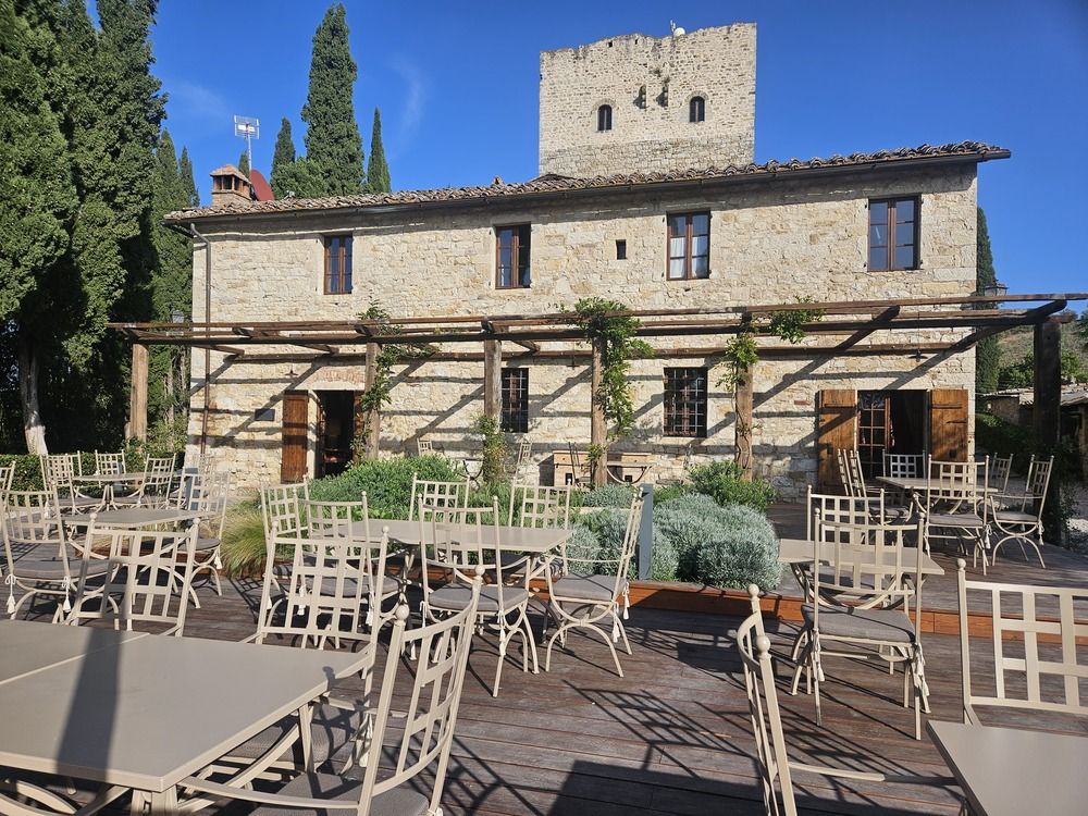 Restaurant at the castle for weddings in Siena
