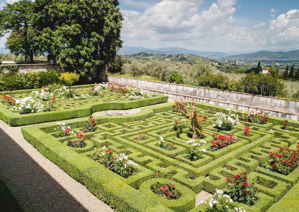 Rose garden of wedding villa in Florence with view