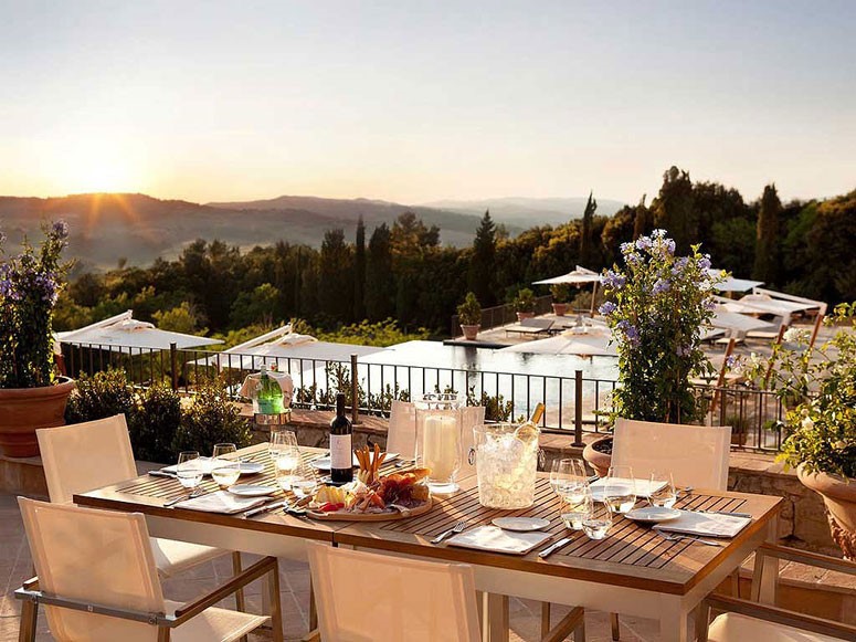 breakfast in san gimignano