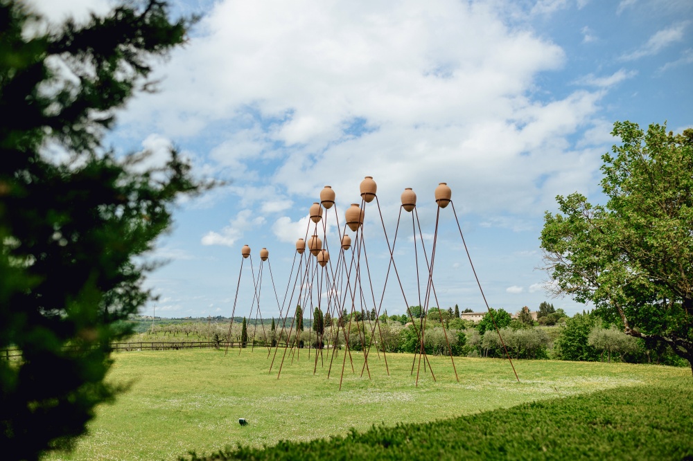 Sculptures at wedding farmhouse in Tuscany