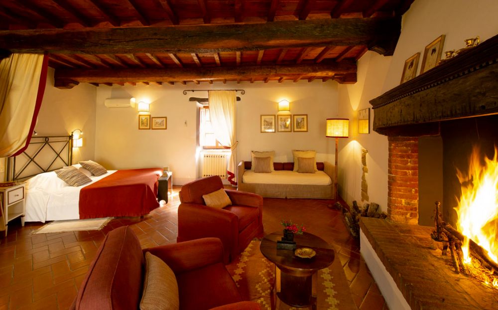 Suite at the farmhouse for weddings in Tuscany